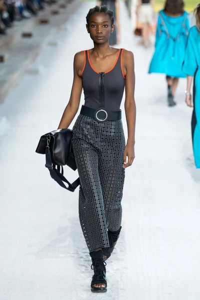 Look 34